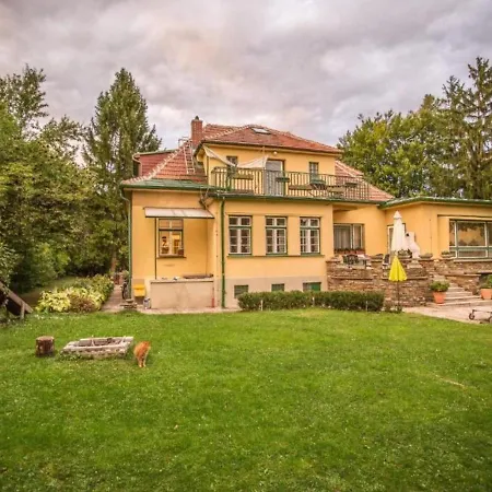Villa Luxurious In With Swimming Pool