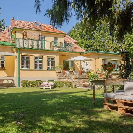 Villa Luxurious In With Swimming Pool